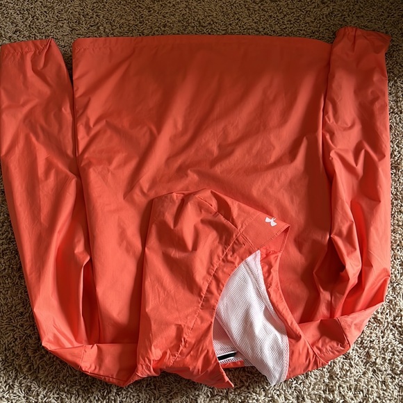 Under Armour rain jacket BRAND NEW CONDITION - Picture 3 of 5